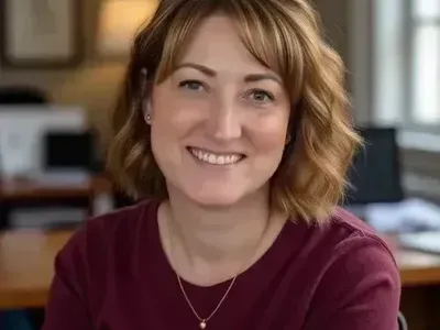 Nadine Mejia therapist headshot