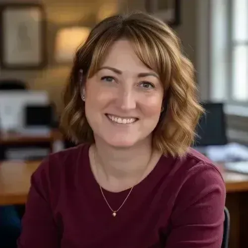 Nadine Mejia therapist headshot